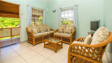 Bougainvillea Apartments, Saint Georgeʼs (updated prices 2024).